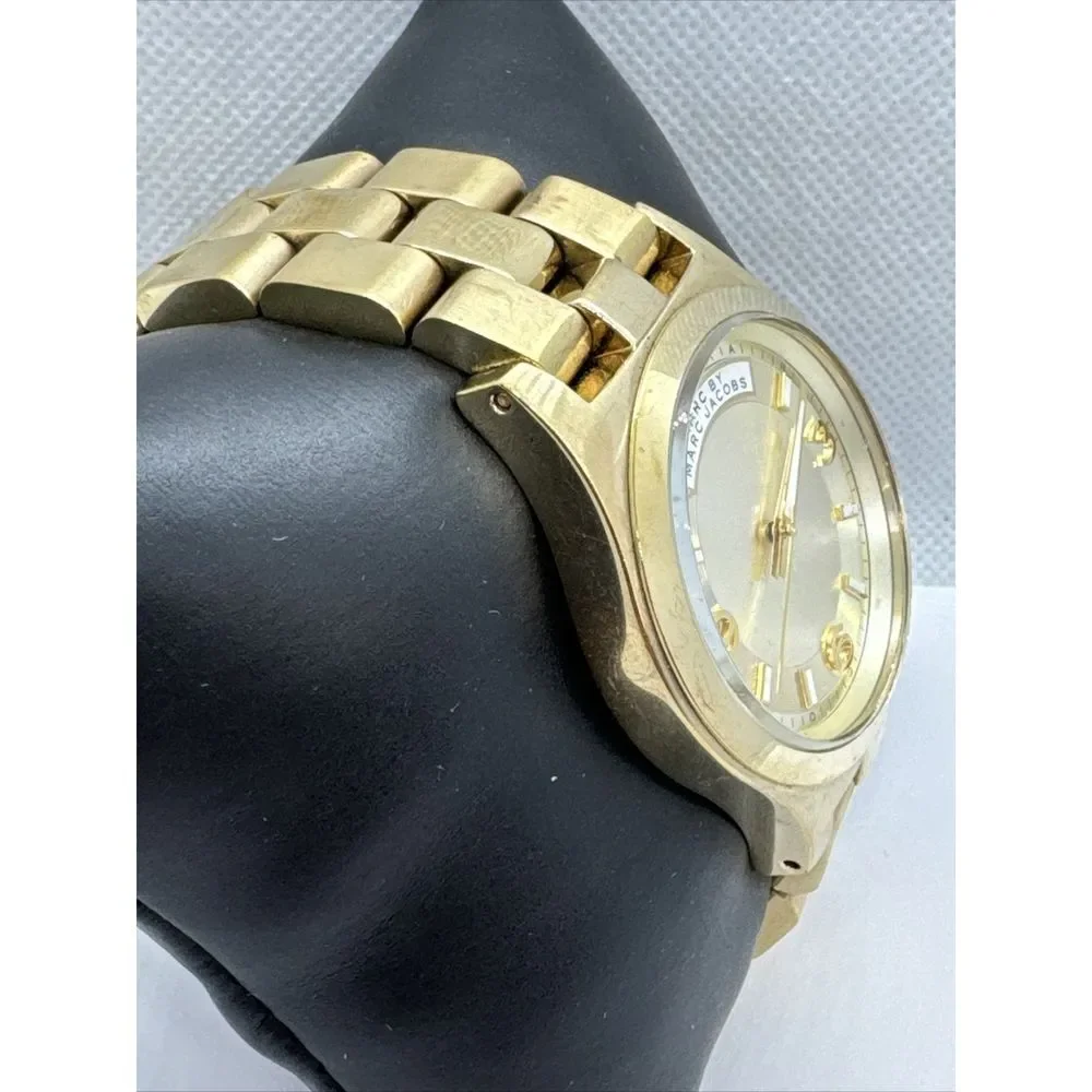 Marc Jacobs MBM3231 Womens Stainless Steel Analog Dial Quartz Wrist Watch JNA725